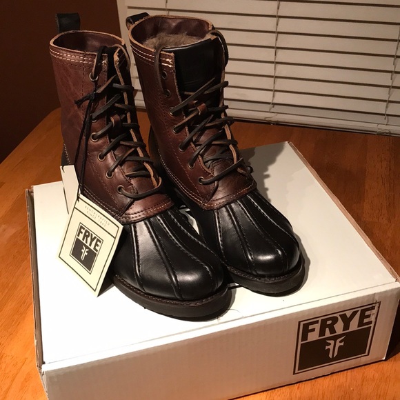 frye veronica duck boot